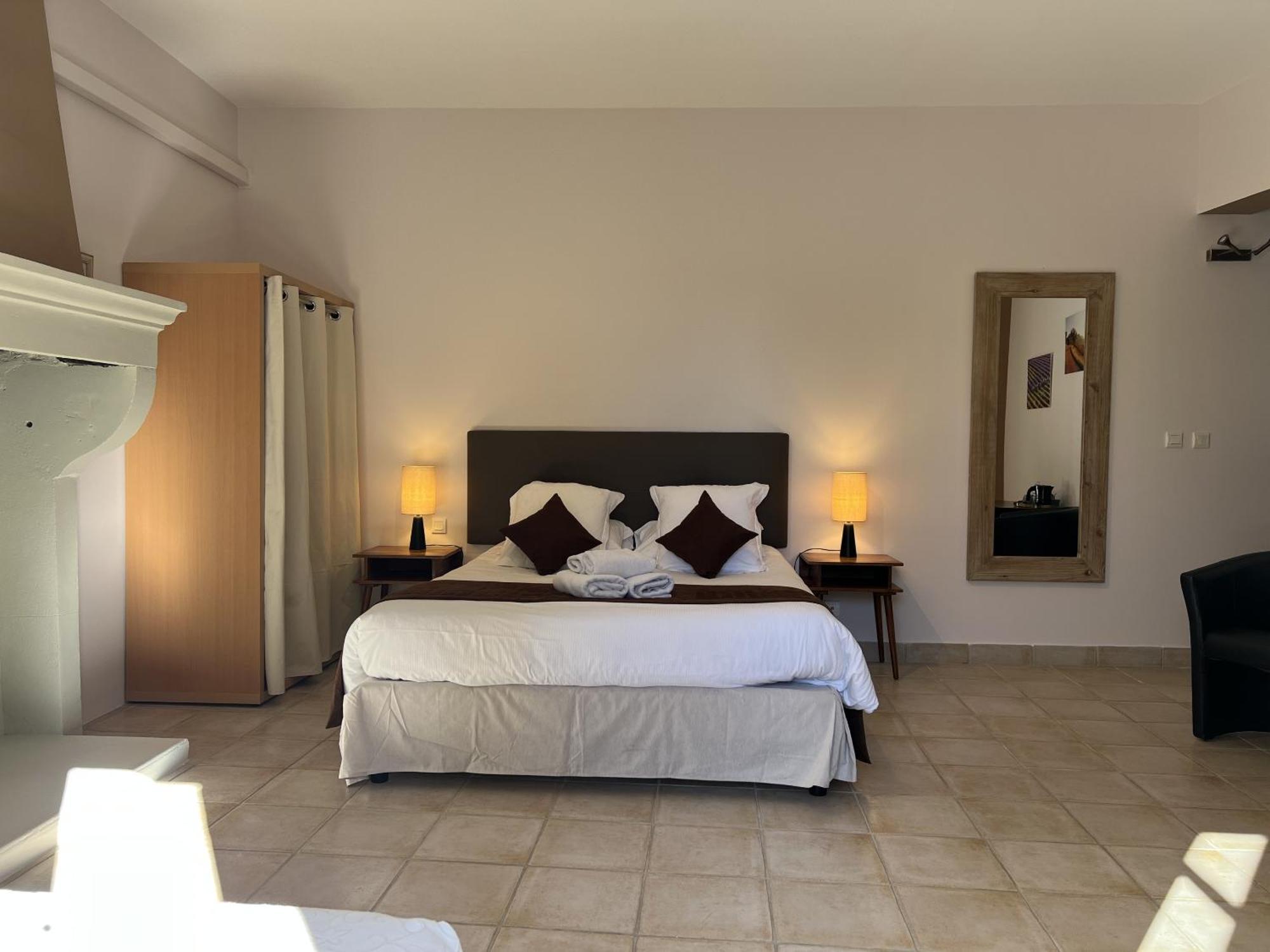 Le Clos De La Tuiliere Grignan Eksteriør billede